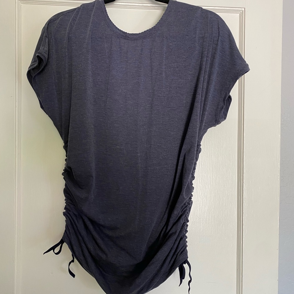 Lulu lemon scoop neck side cinch t-shirt.